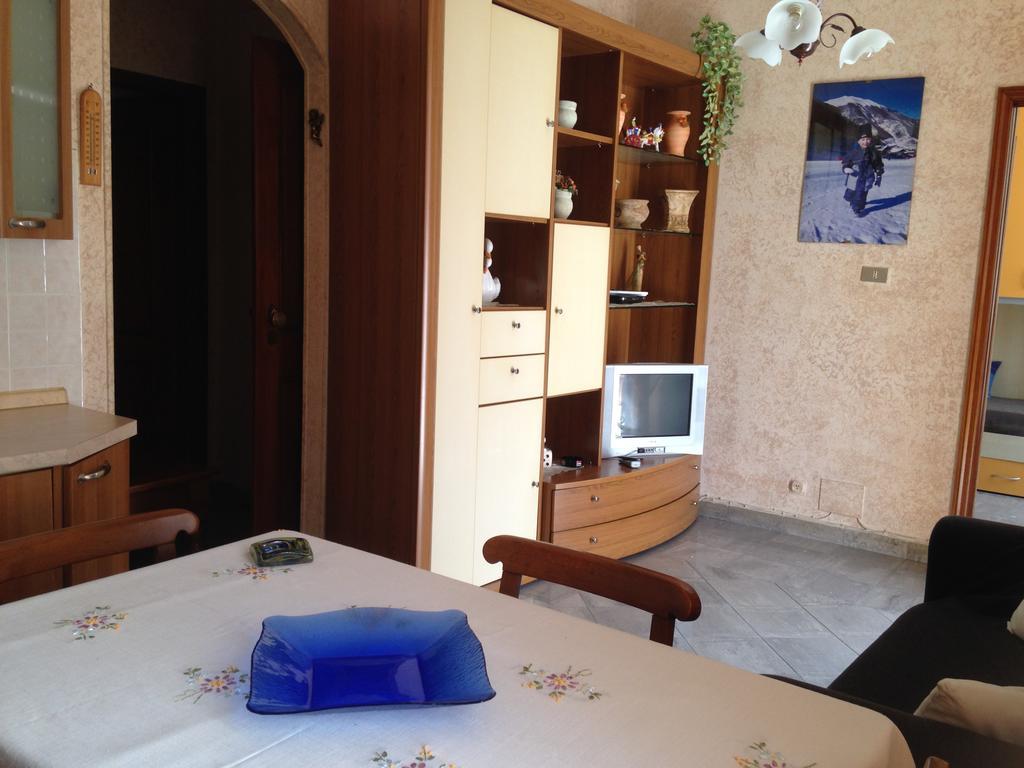 Casa Vacanza "Marina San Giuseppe" Apartment เวนติมิญา ภายนอก รูปภาพ
