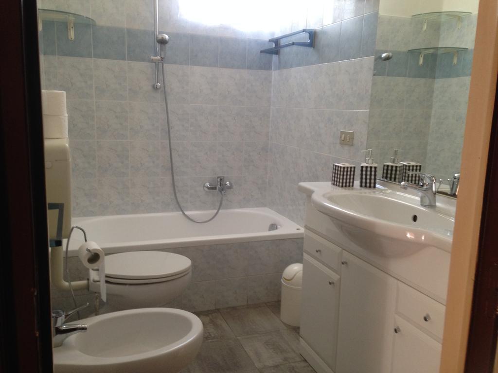 Casa Vacanza "Marina San Giuseppe" Apartment เวนติมิญา ภายนอก รูปภาพ