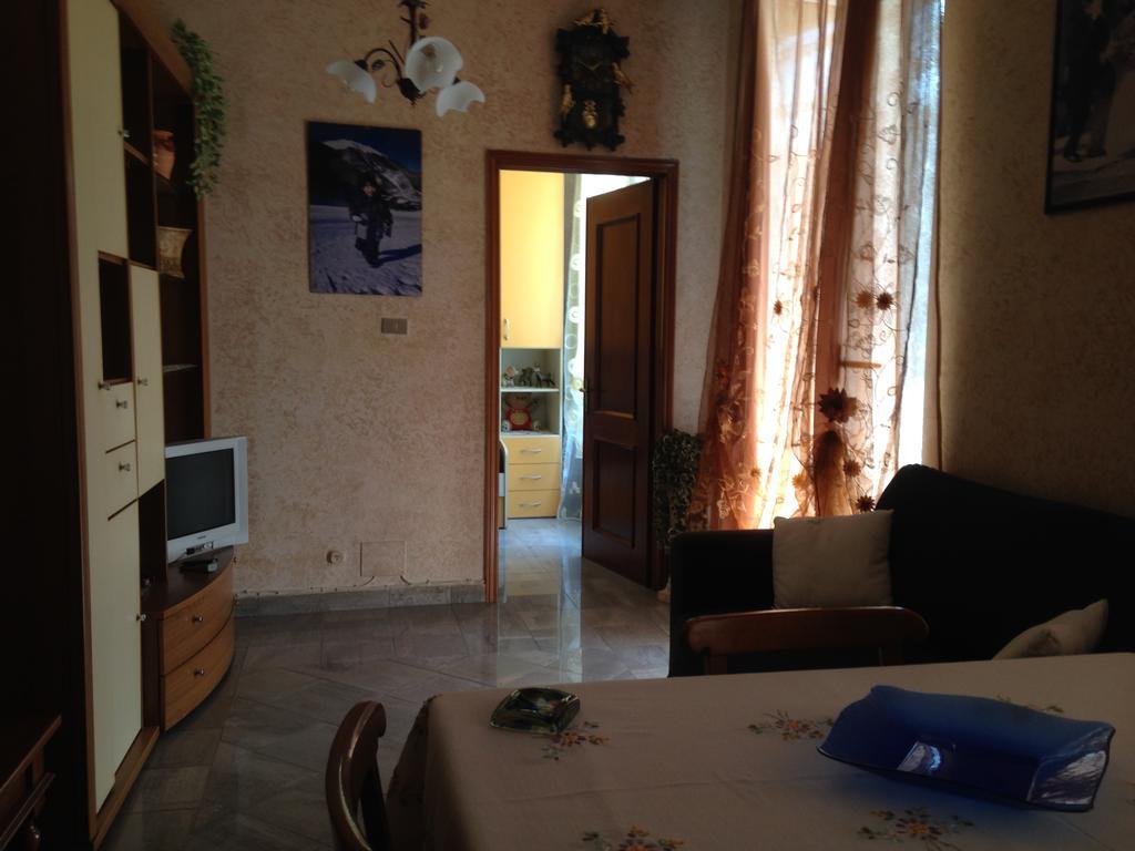 Casa Vacanza "Marina San Giuseppe" Apartment เวนติมิญา ภายนอก รูปภาพ