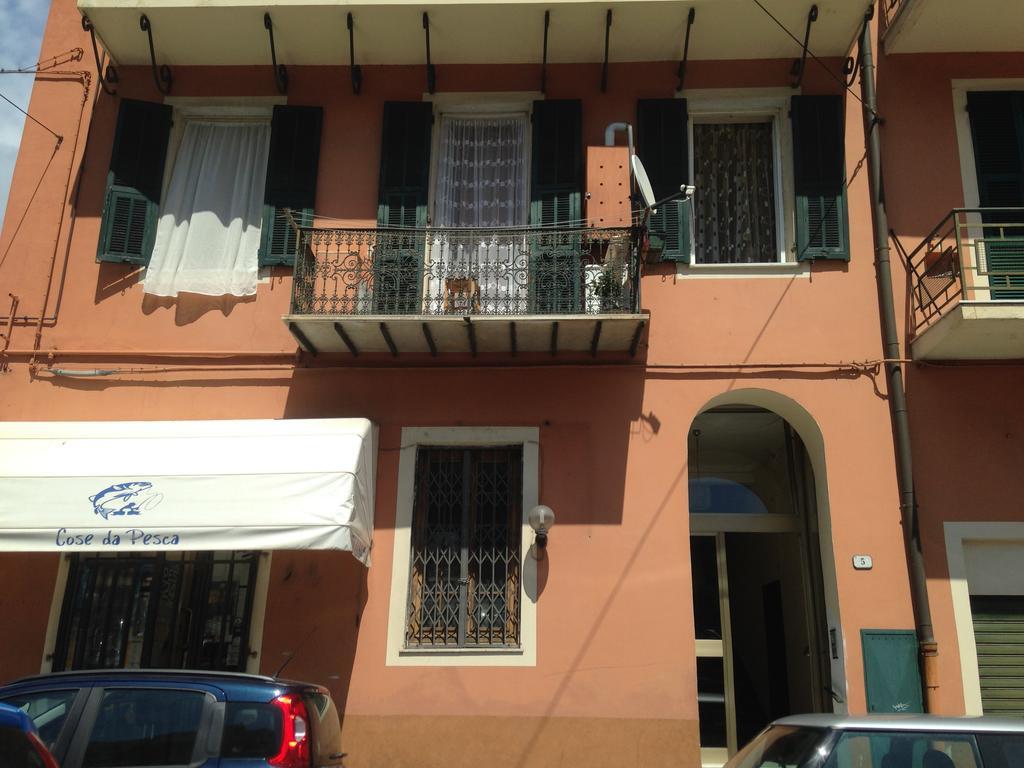 Casa Vacanza "Marina San Giuseppe" Apartment เวนติมิญา ภายนอก รูปภาพ